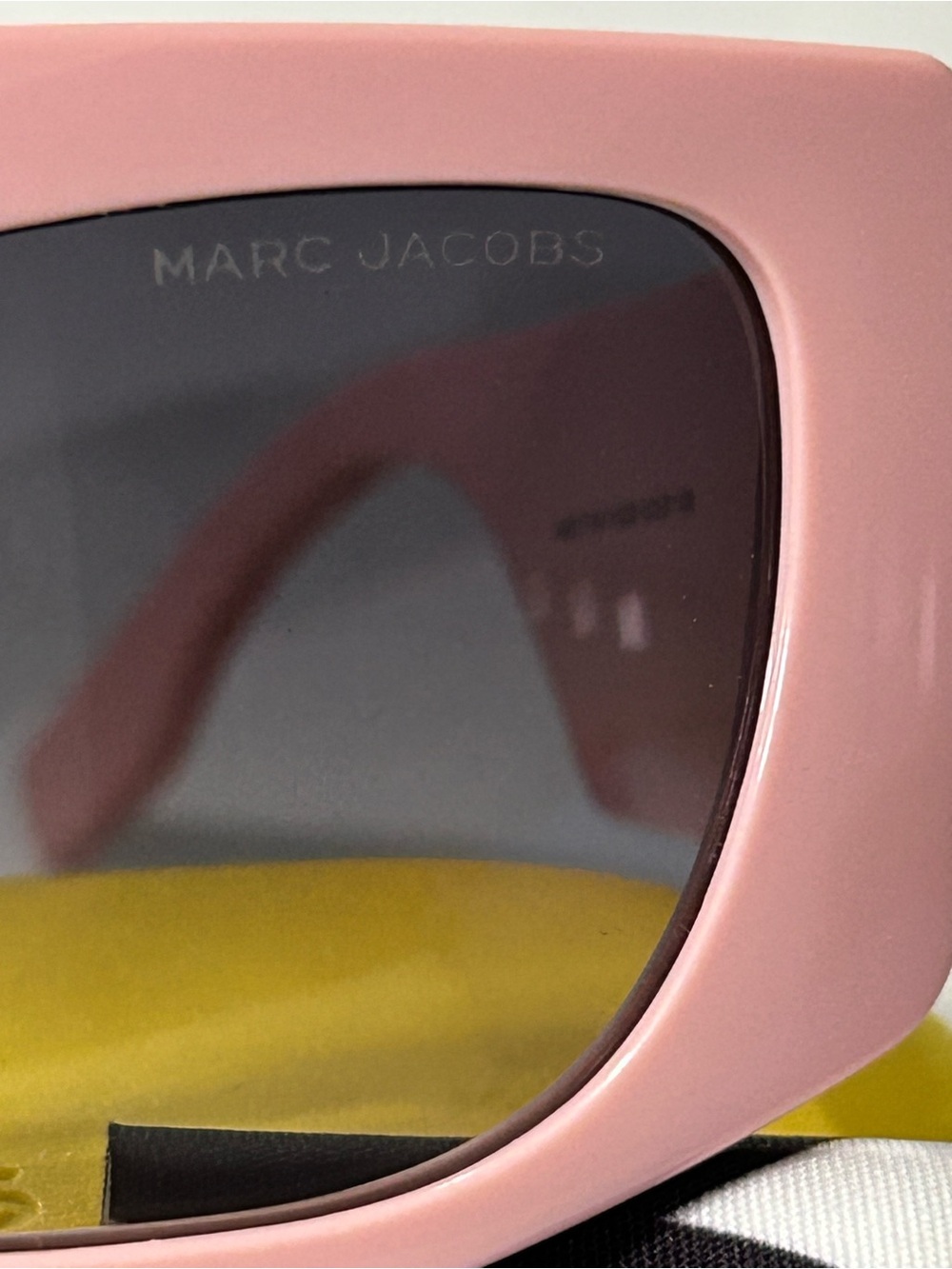 Marc Jacobs Sunglasses with Gradient Lenses - Picture 5 of 6